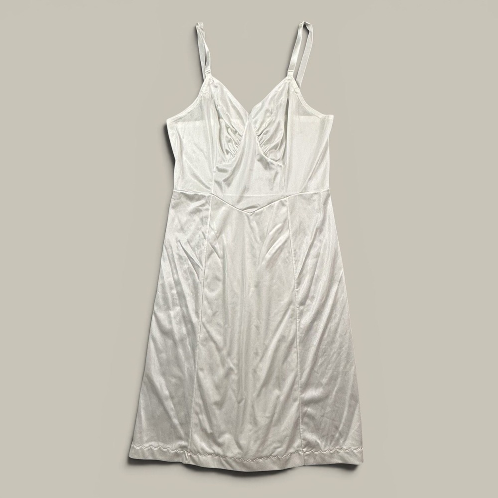Vintage Aristocraft Full Slip 34 Average‎ Ivory Nylon Adjustable Strap Made USA